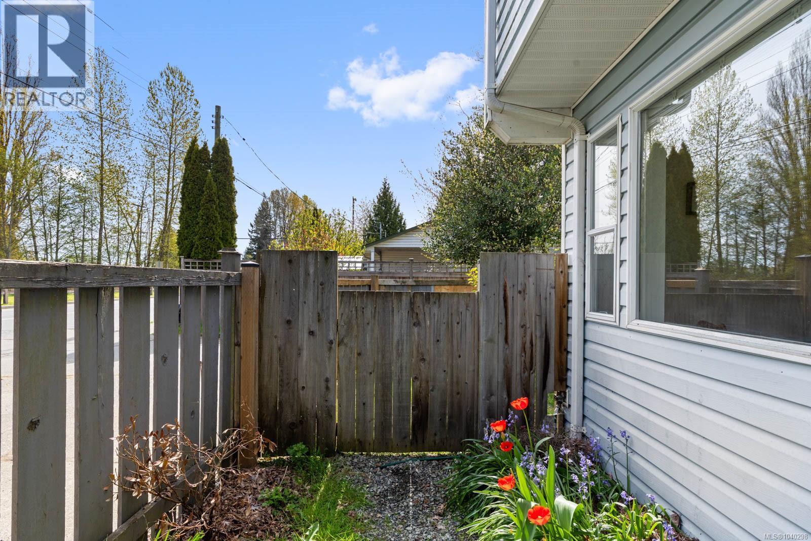 #B 345 Menzies Ave - 32