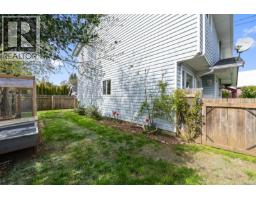 B 345 Menzies Ave, Courtenay, BC V9N3C2 Photo 33