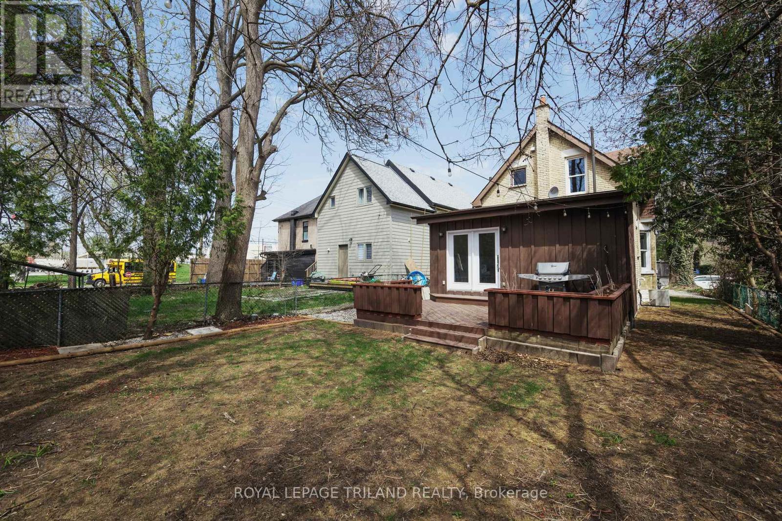 549 QUEBEC STREET - 36