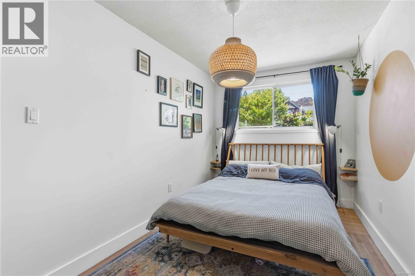 919 Dunsmuir Rd, Esquimalt