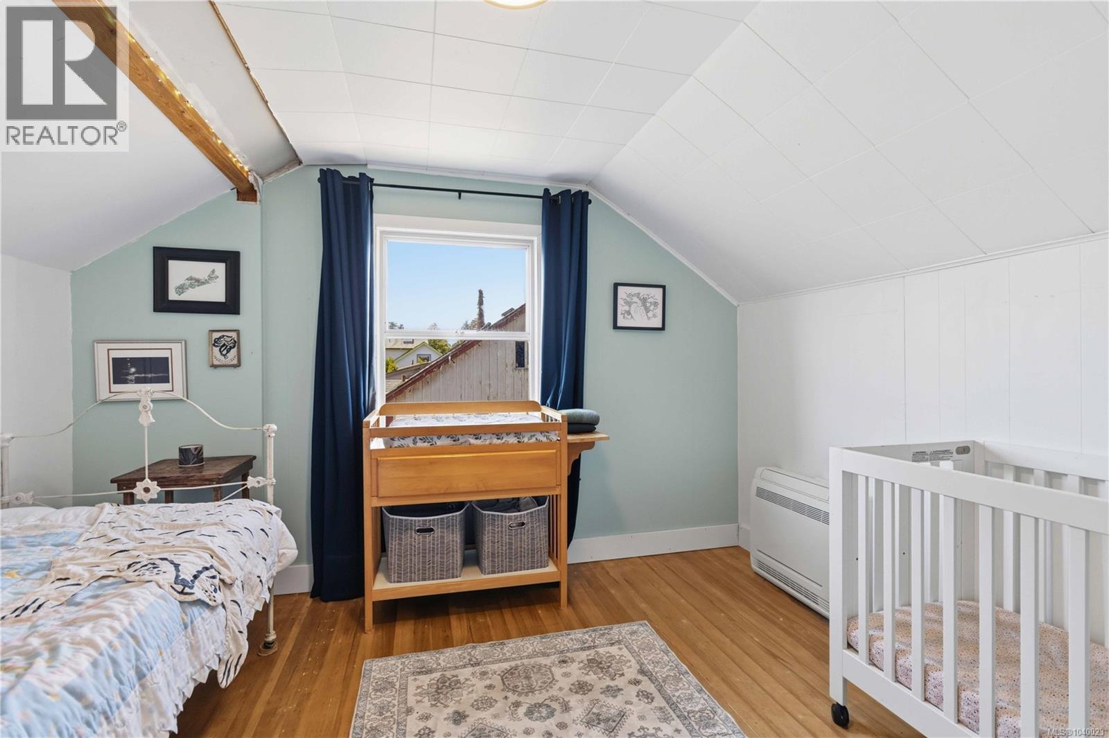 919 Dunsmuir Rd, Esquimalt