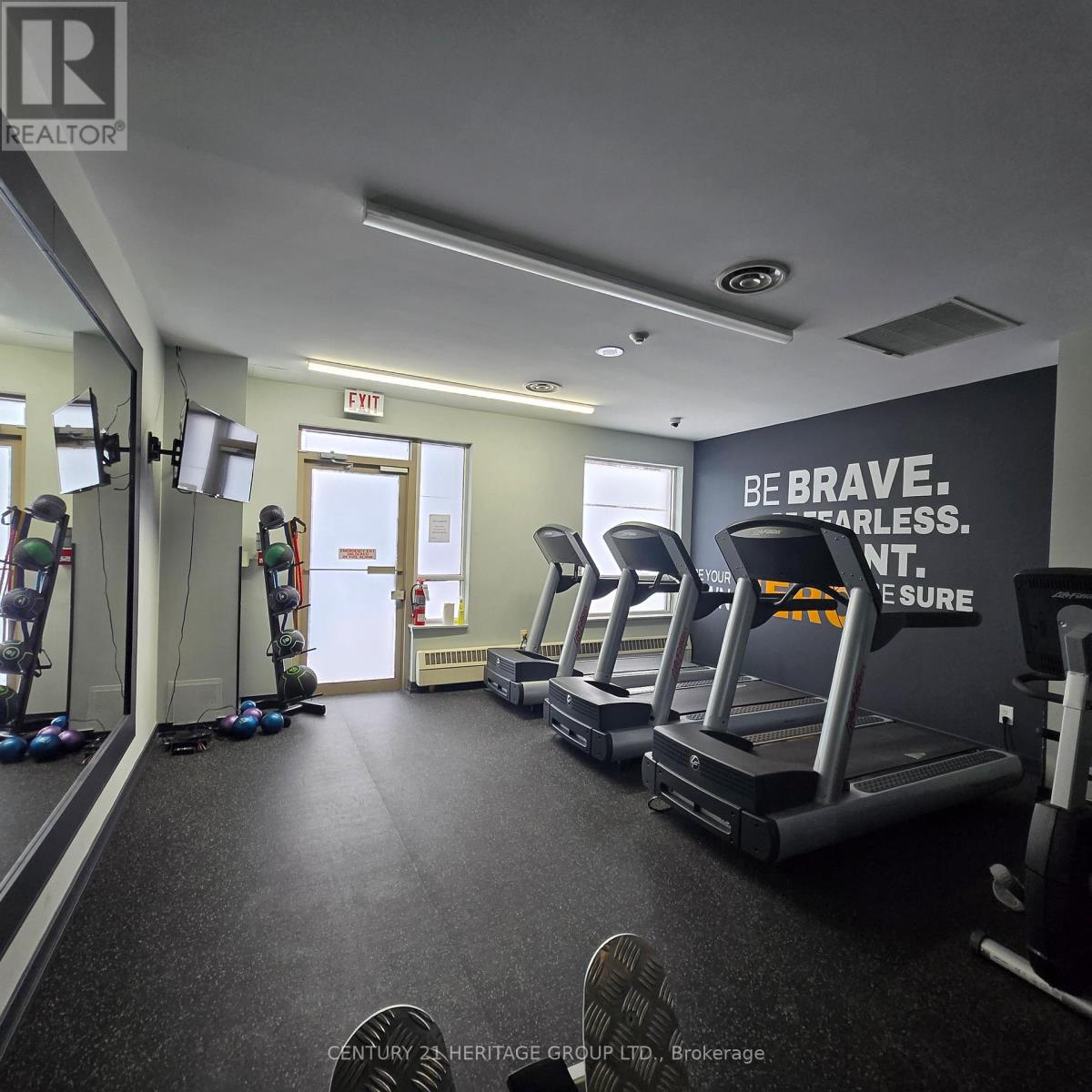 #1403 18 HILLCREST AVENUE - 36