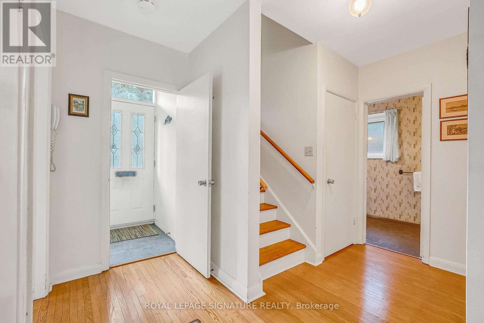 34 ADDISON CRESCENT - 21