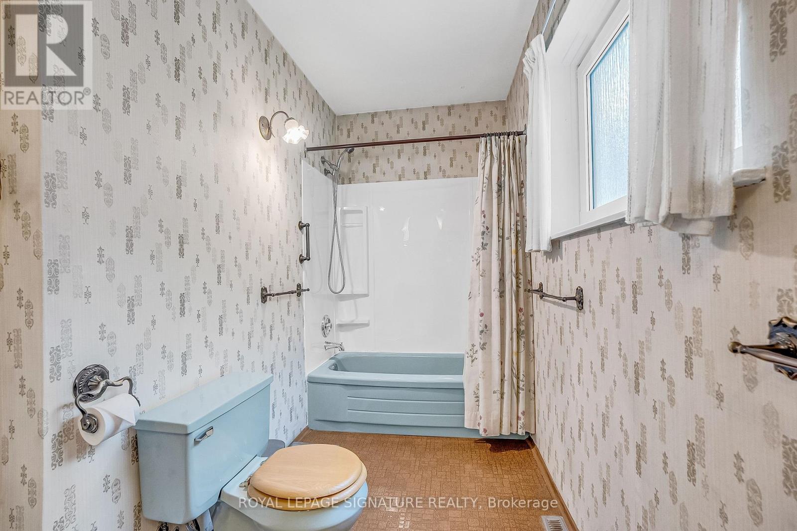 34 ADDISON CRESCENT - 20
