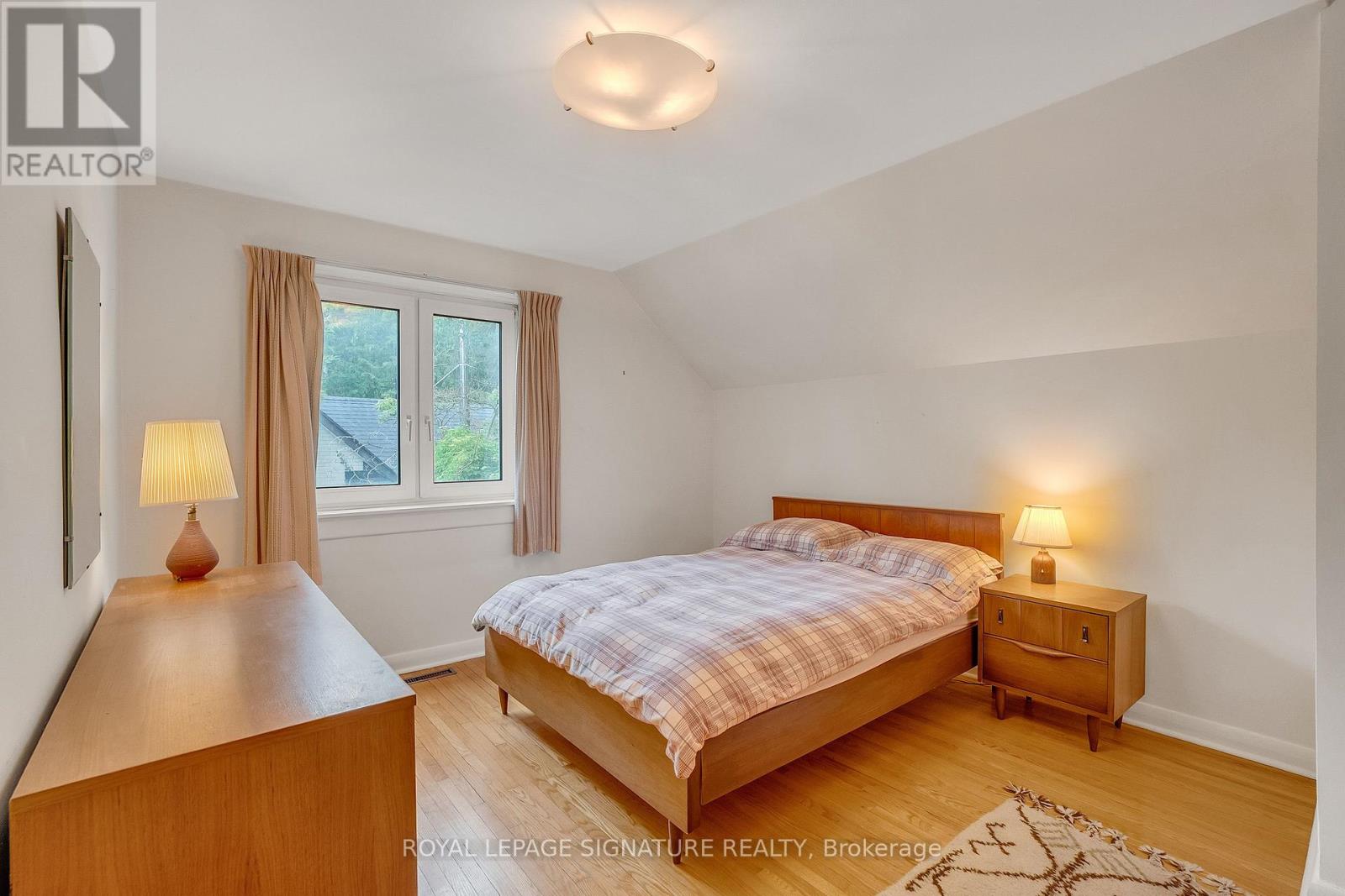 34 ADDISON CRESCENT - 22