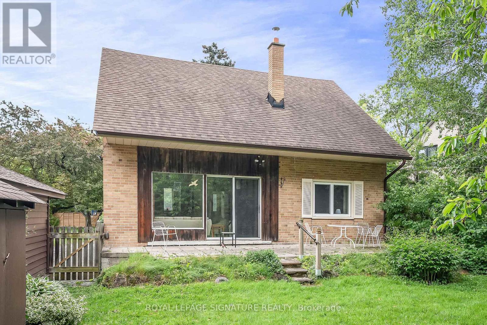 34 ADDISON CRESCENT - 37