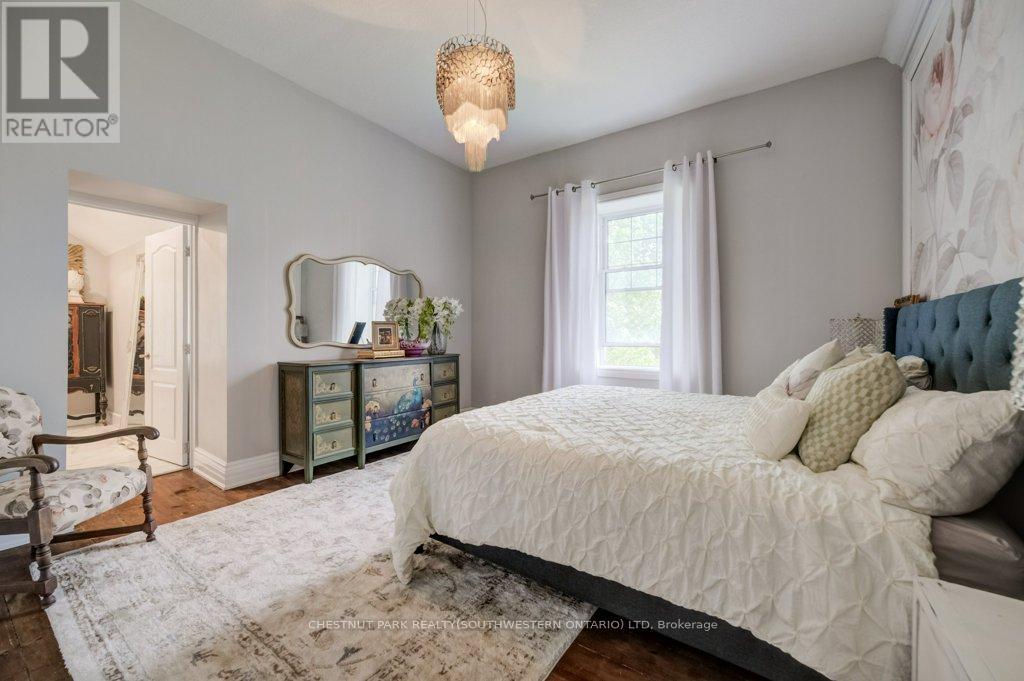 35 SCHWEITZER STREET - 20