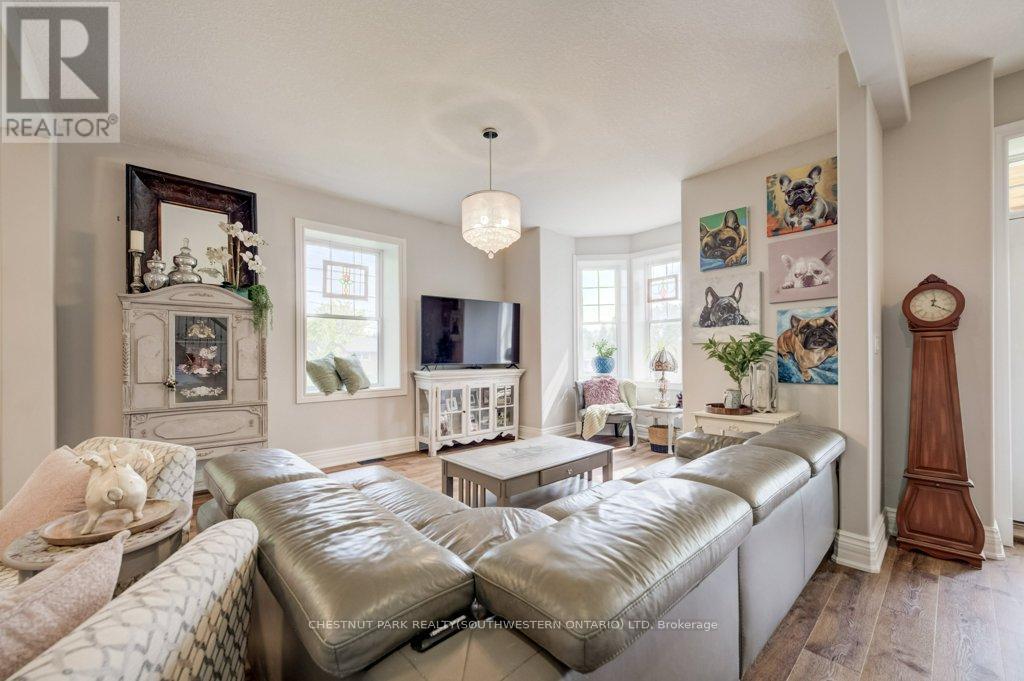 35 SCHWEITZER STREET - 9