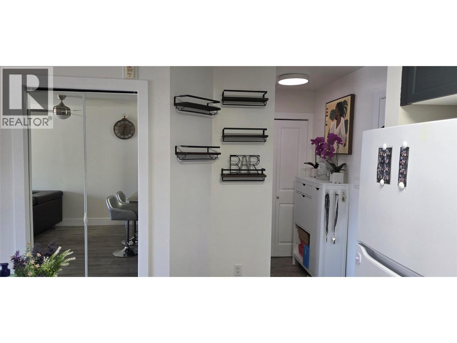 #206 256 Hastings Avenue - 10