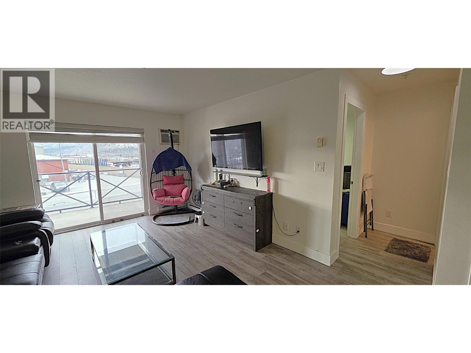 #206 256 Hastings Avenue - 8