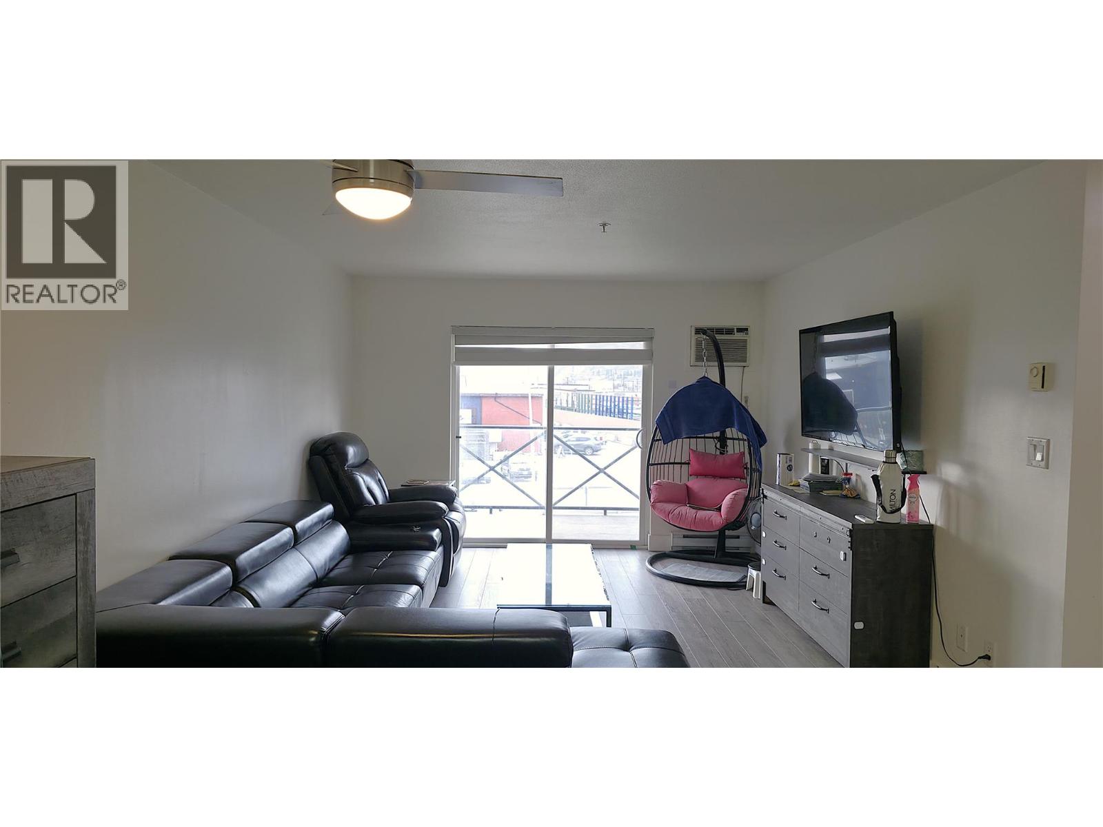 #206 256 Hastings Avenue - 4