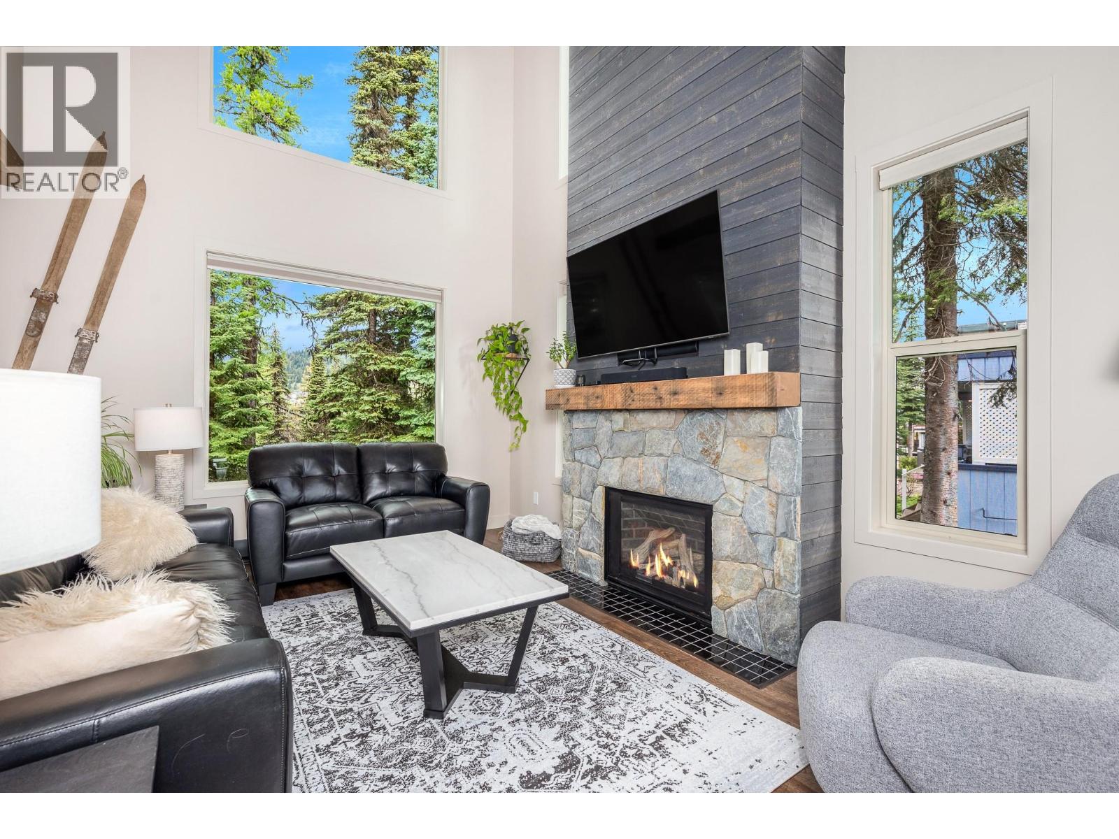 1 & 2 440 Monashee Road, Vernon