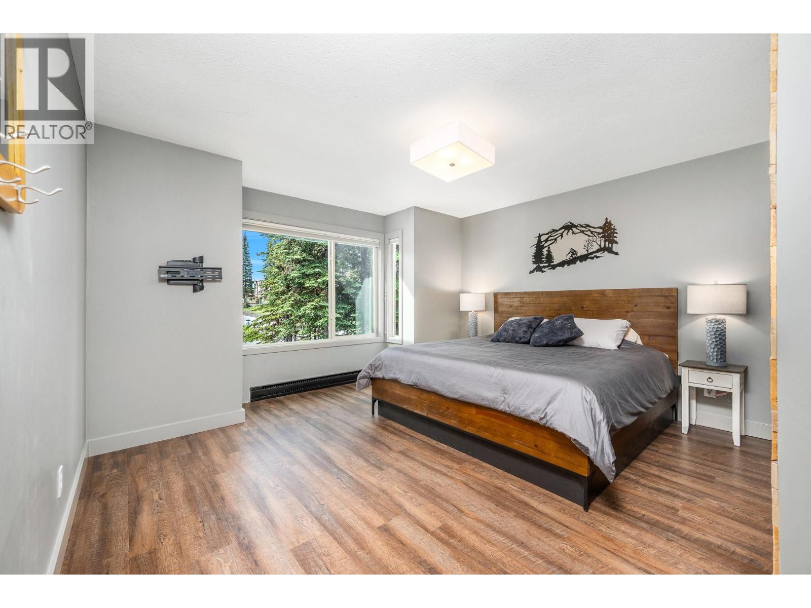 1 & 2 440 Monashee Road, Vernon