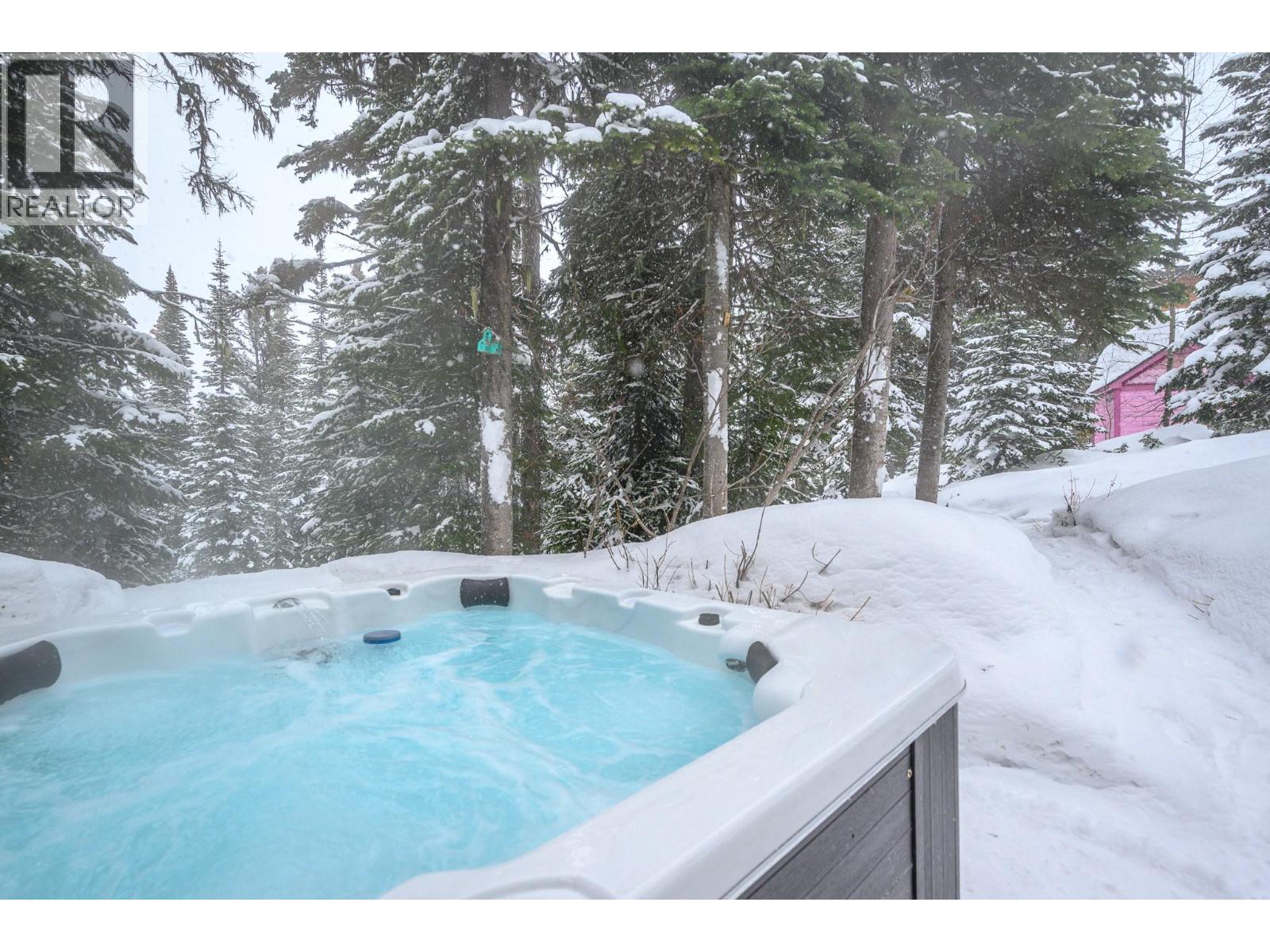 1 & 2 440 Monashee Road, Vernon
