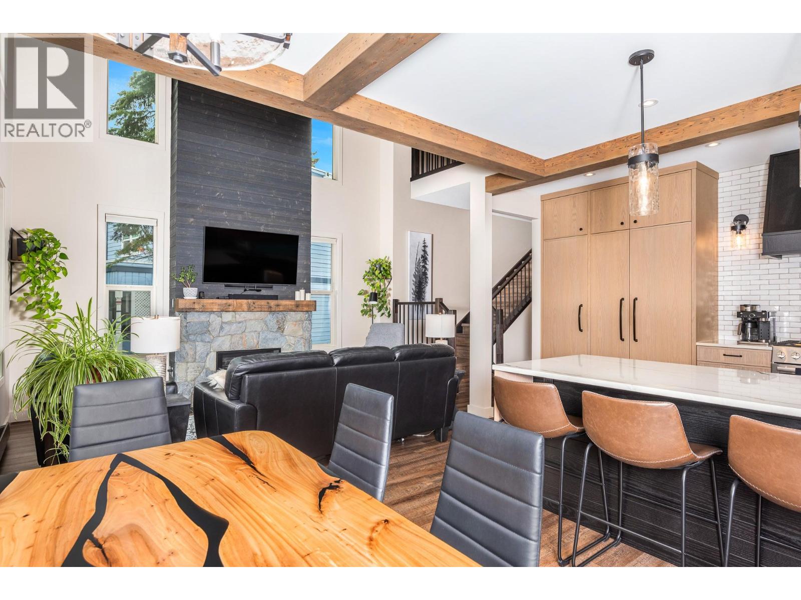 1 & 2 440 Monashee Road, Vernon