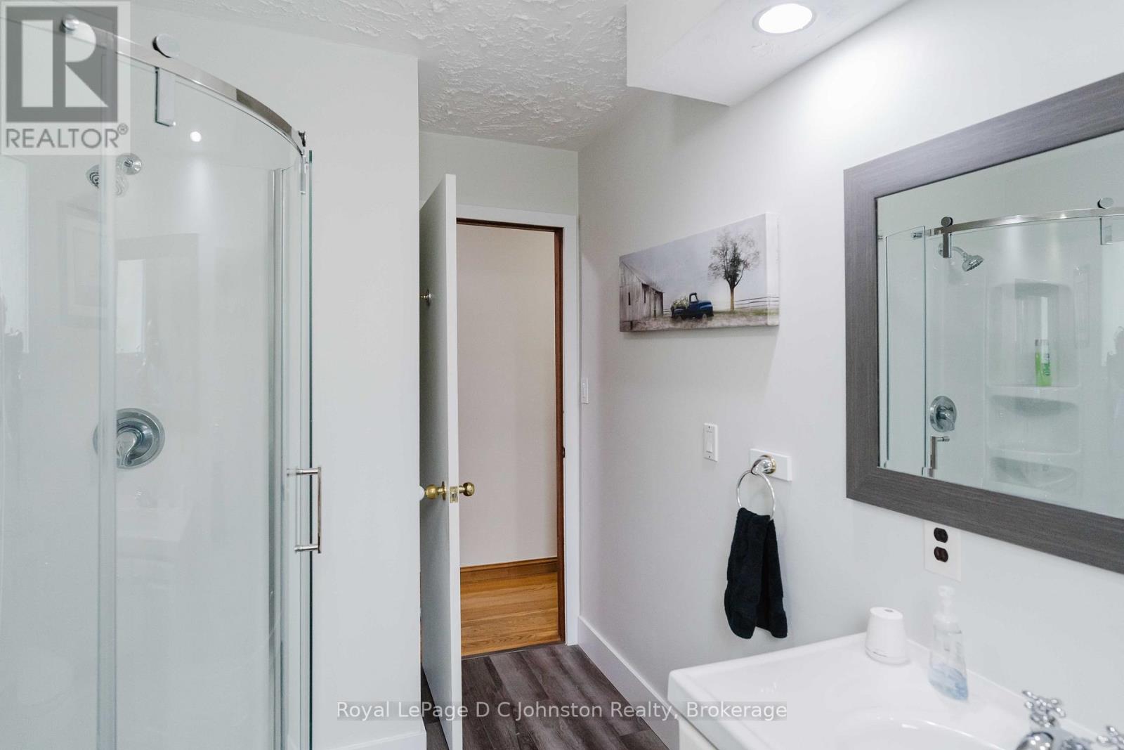 1073 8 CONCESSION - 17