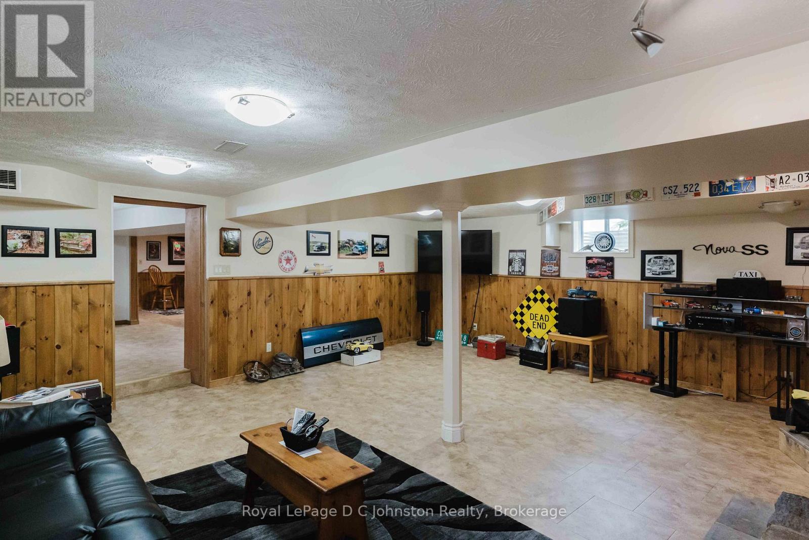 1073 8 CONCESSION - 31
