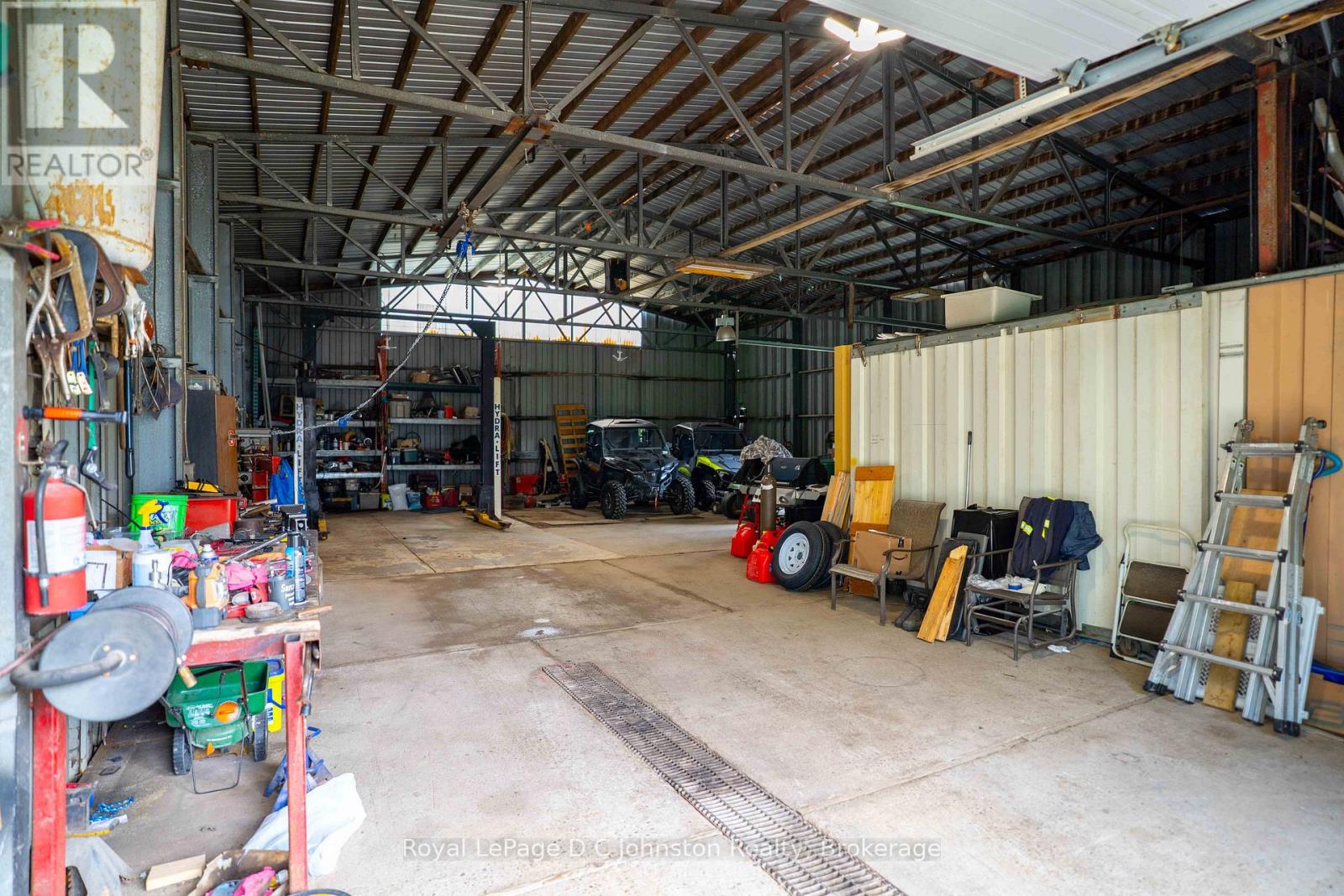 1073 8 CONCESSION - 38