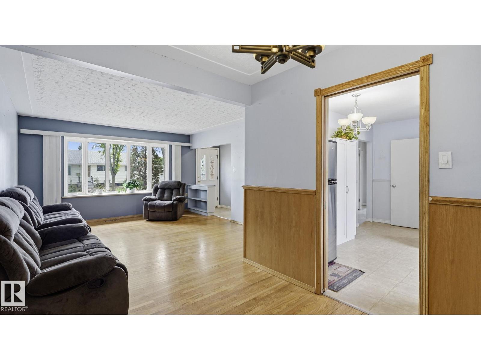 13008 105 ST NW NW - 10