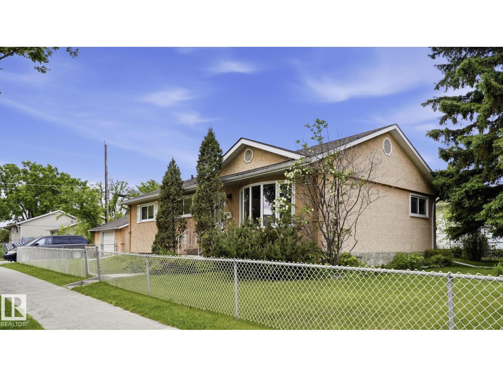13008 105 ST NW NW - 2