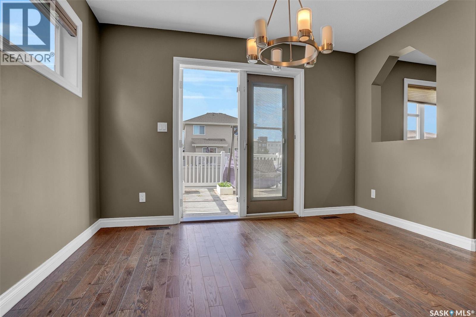 5460 McKenna CRESCENT - 11