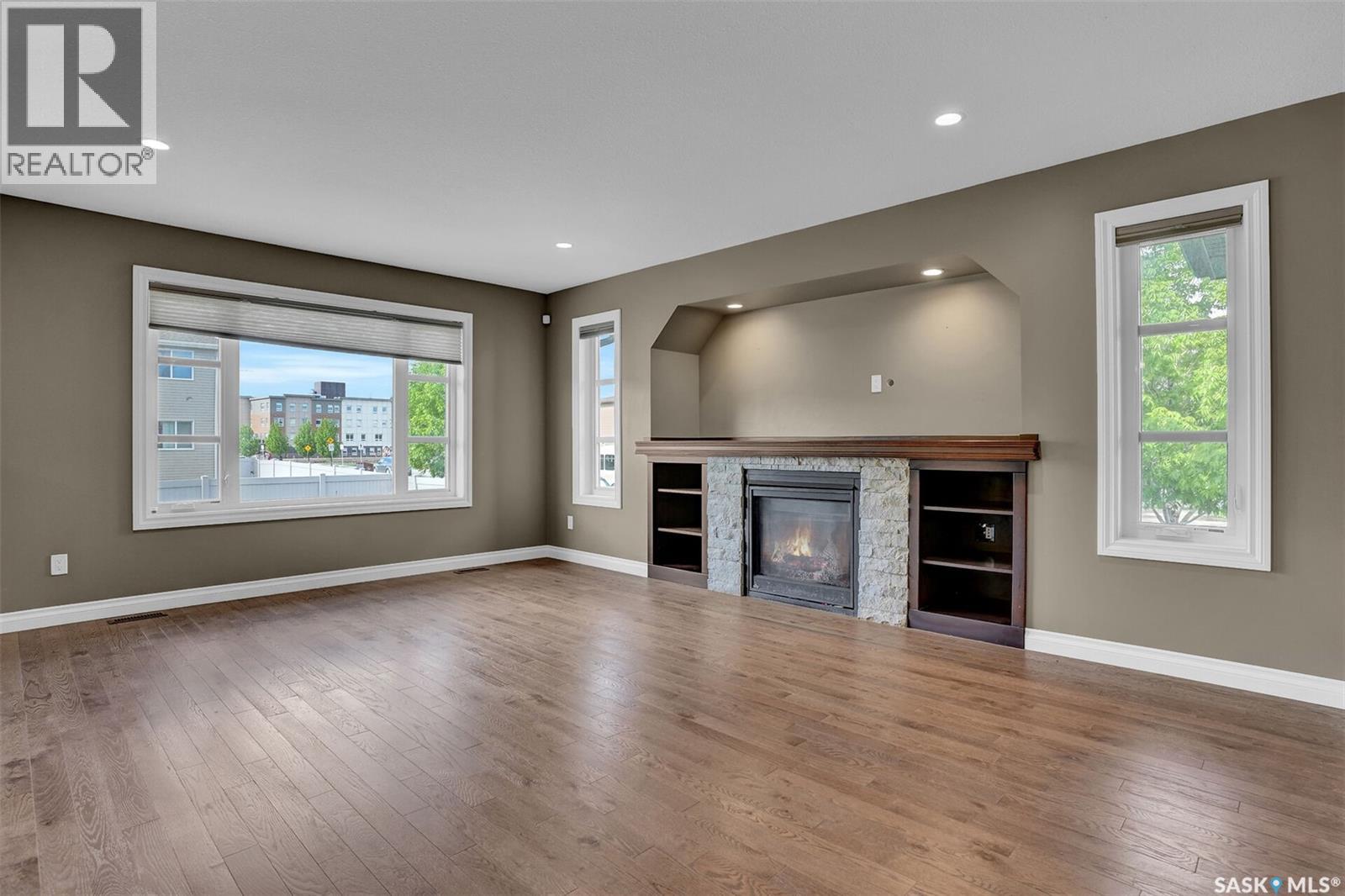 5460 McKenna CRESCENT - 12