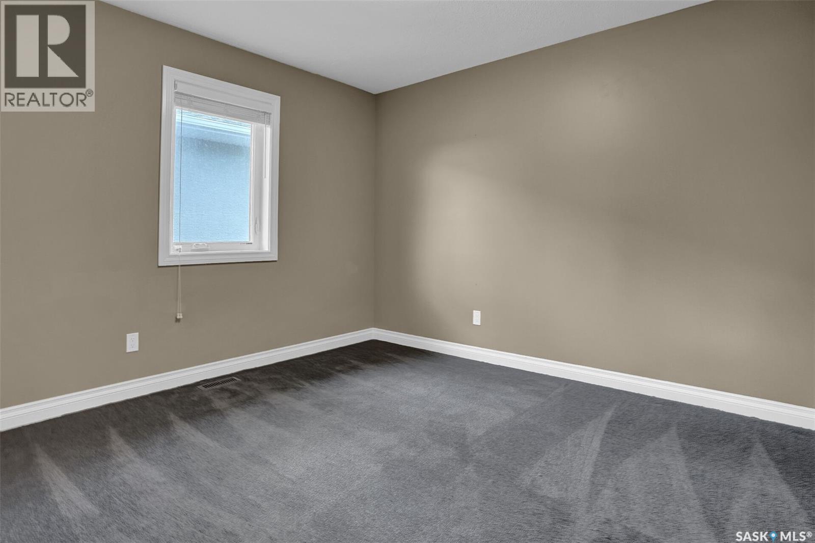 5460 McKenna CRESCENT - 27