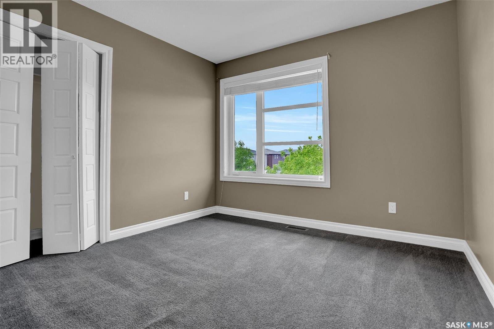 5460 McKenna CRESCENT - 30