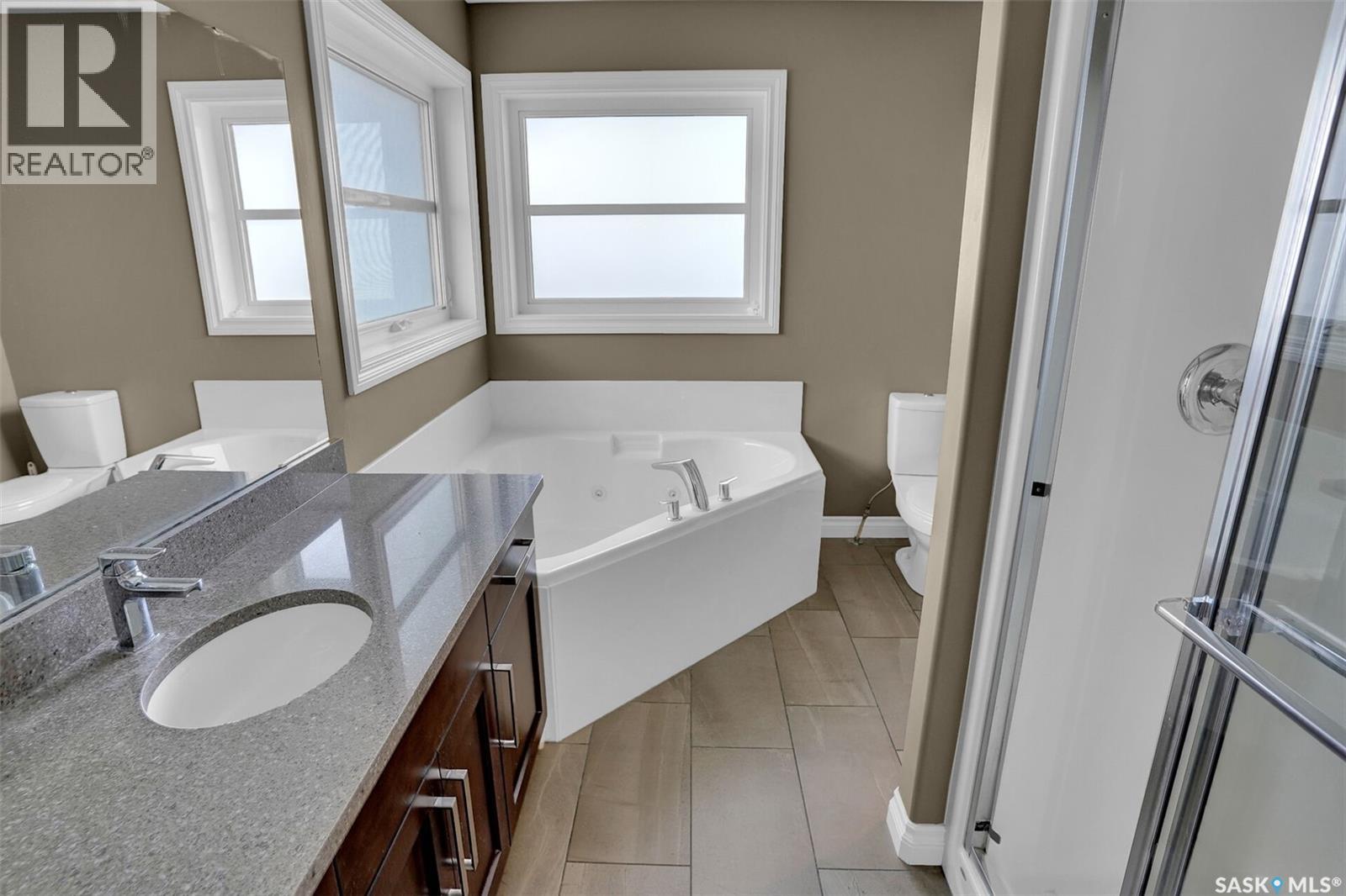 5460 McKenna CRESCENT - 35