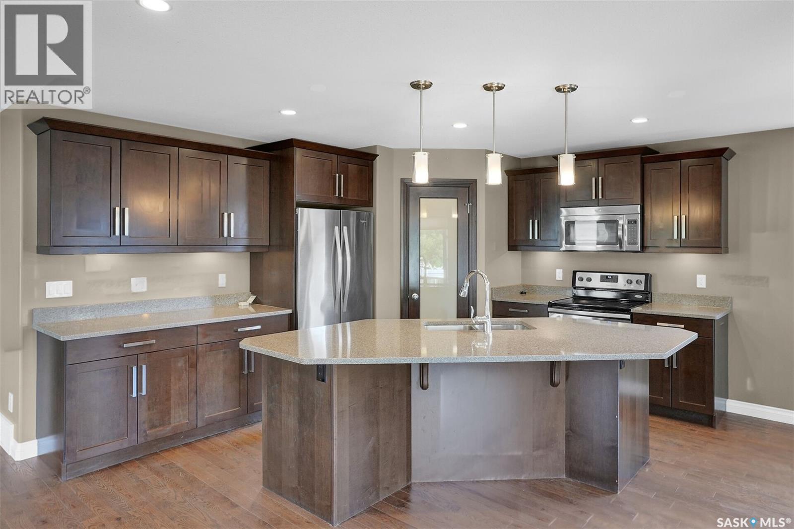 5460 McKenna CRESCENT - 4
