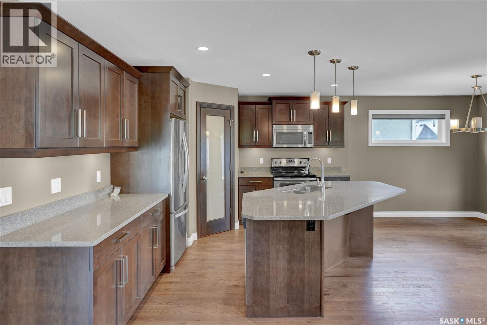 5460 McKenna CRESCENT - 5