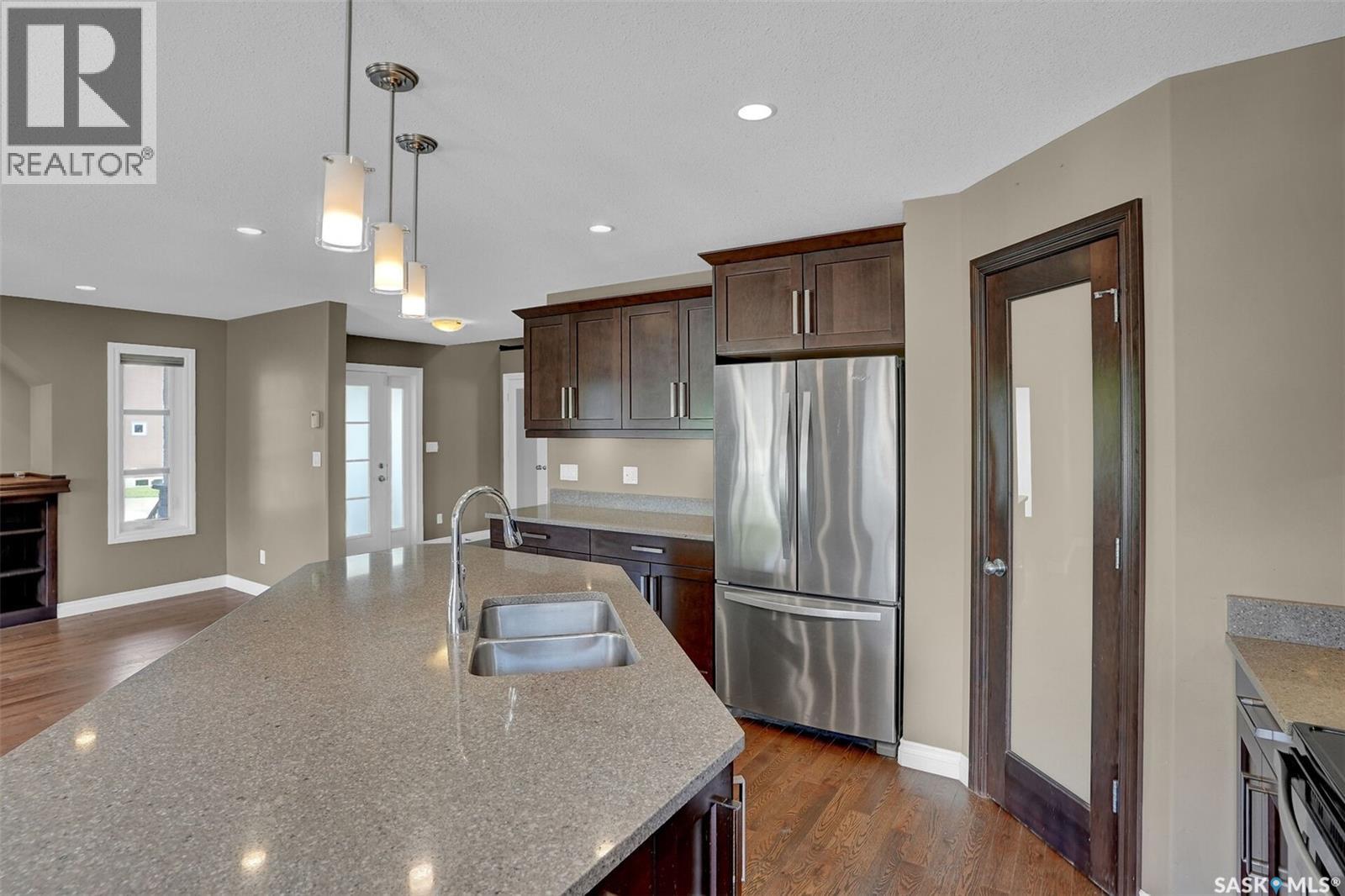 5460 McKenna CRESCENT - 7