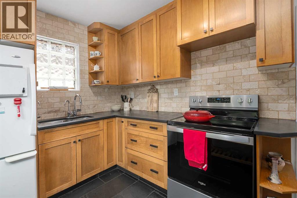2521 16A Street NW — photo 13