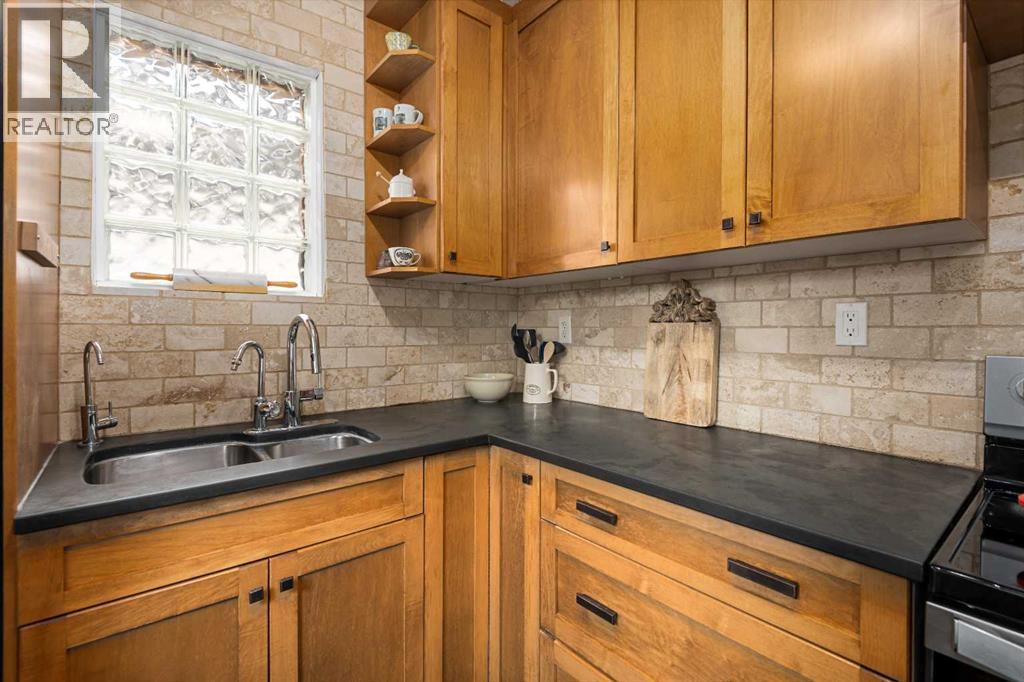 2521 16A Street NW — photo 15