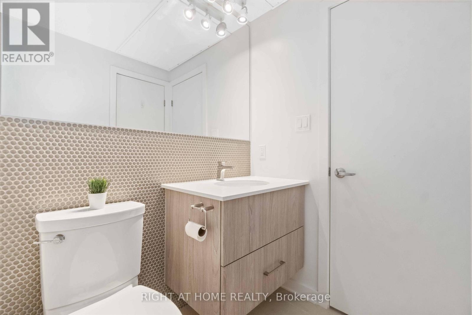 #305 22 PERKINS STREET - 14