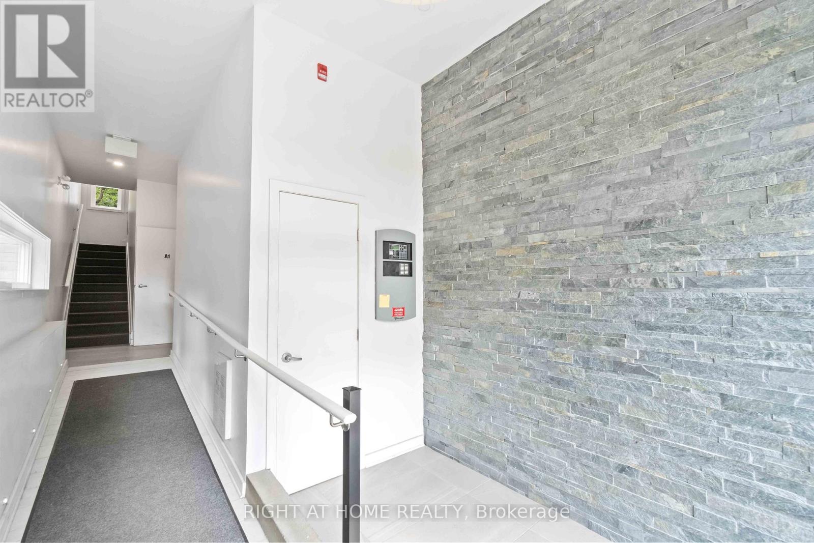 #305 22 PERKINS STREET - 18