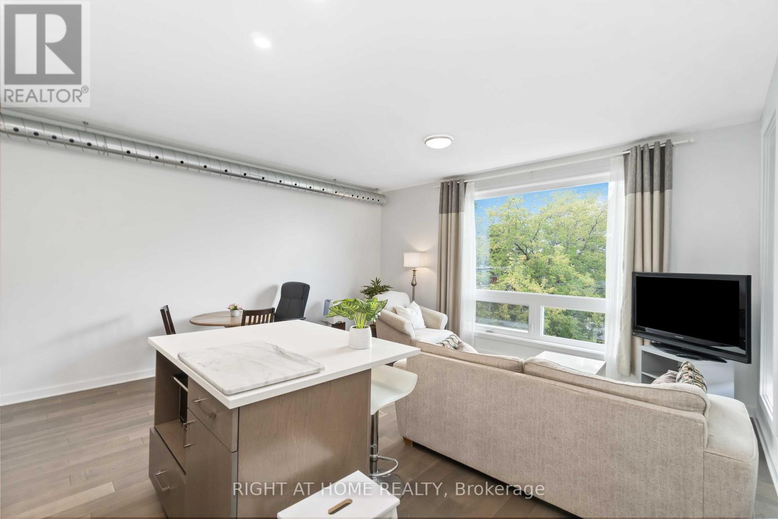 #305 22 PERKINS STREET - 8