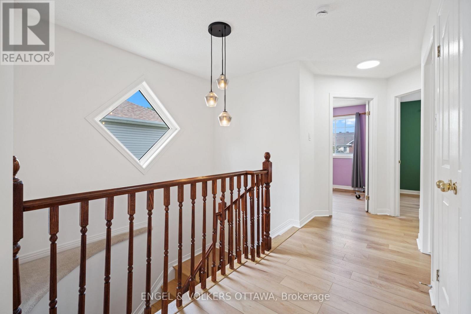 3 Bed, 3 Bath House for Sale in Ottawa – 18 CAMBRAY LANE, Ottawa – MLS# X13441838 - Image 19