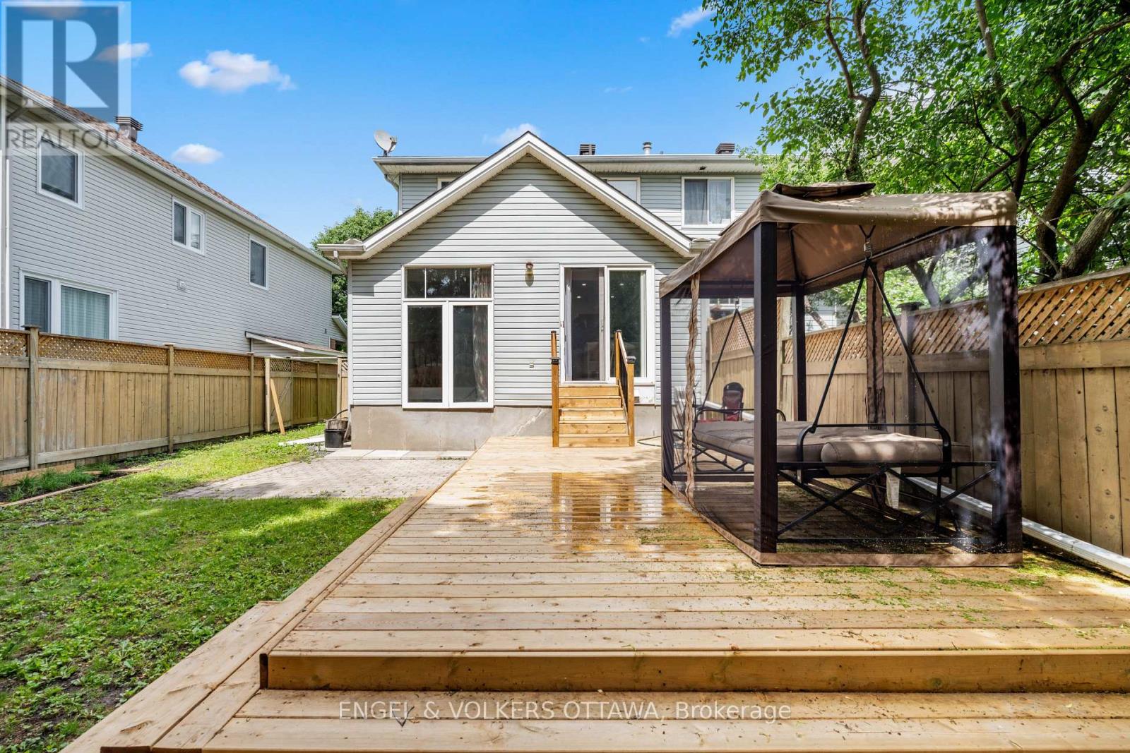 3 Bed, 3 Bath House for Sale in Ottawa – 18 CAMBRAY LANE, Ottawa – MLS# X13441838 - Image 35