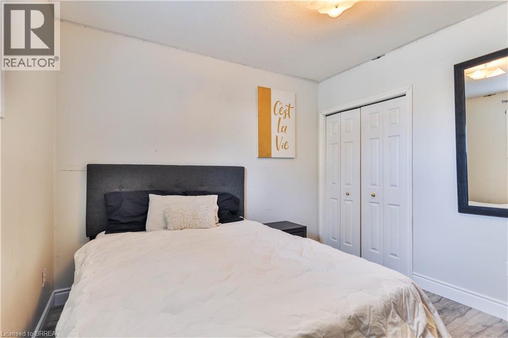 3 OLIVER Court - 28