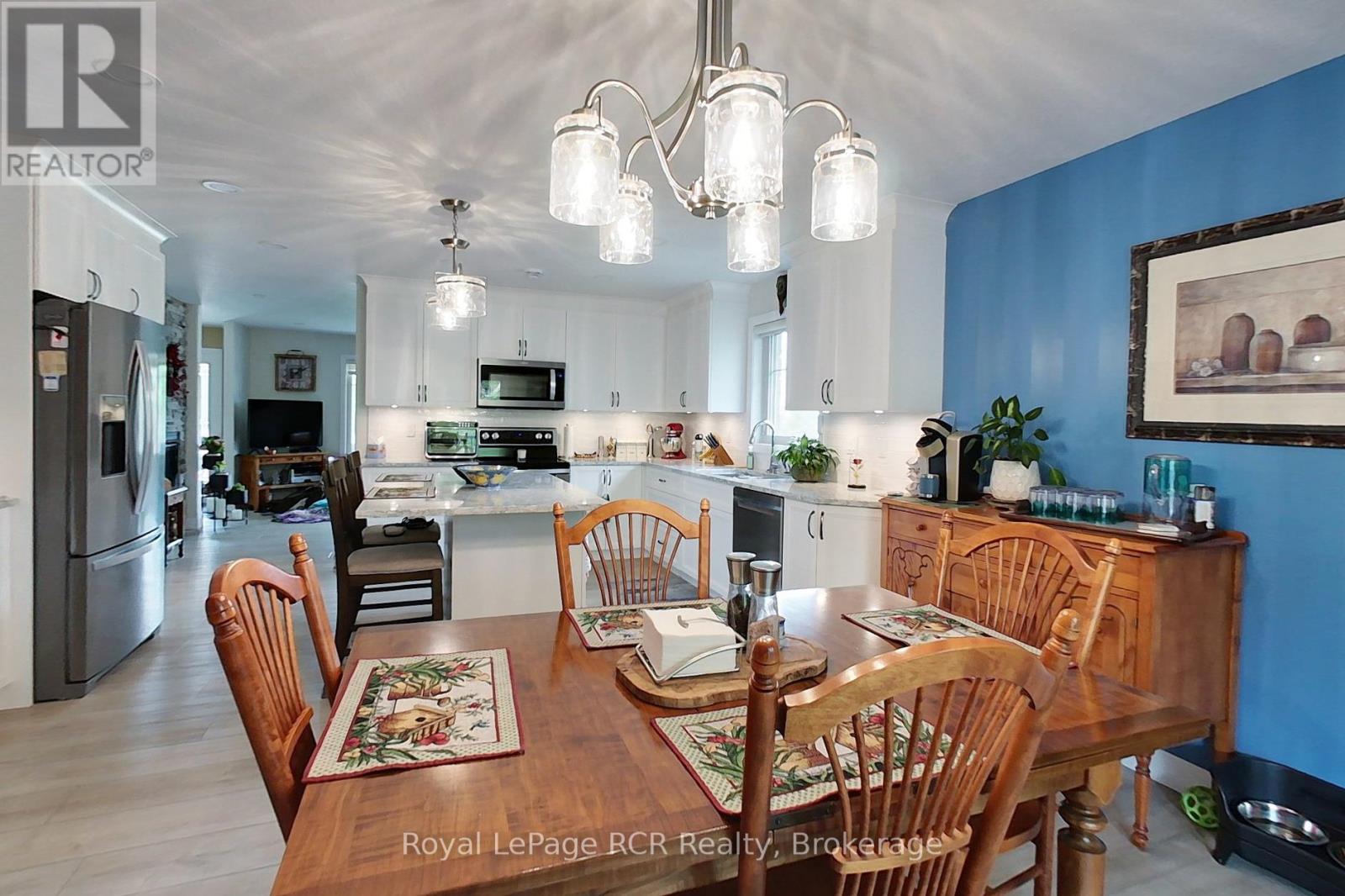 855 17TH STREET - 11