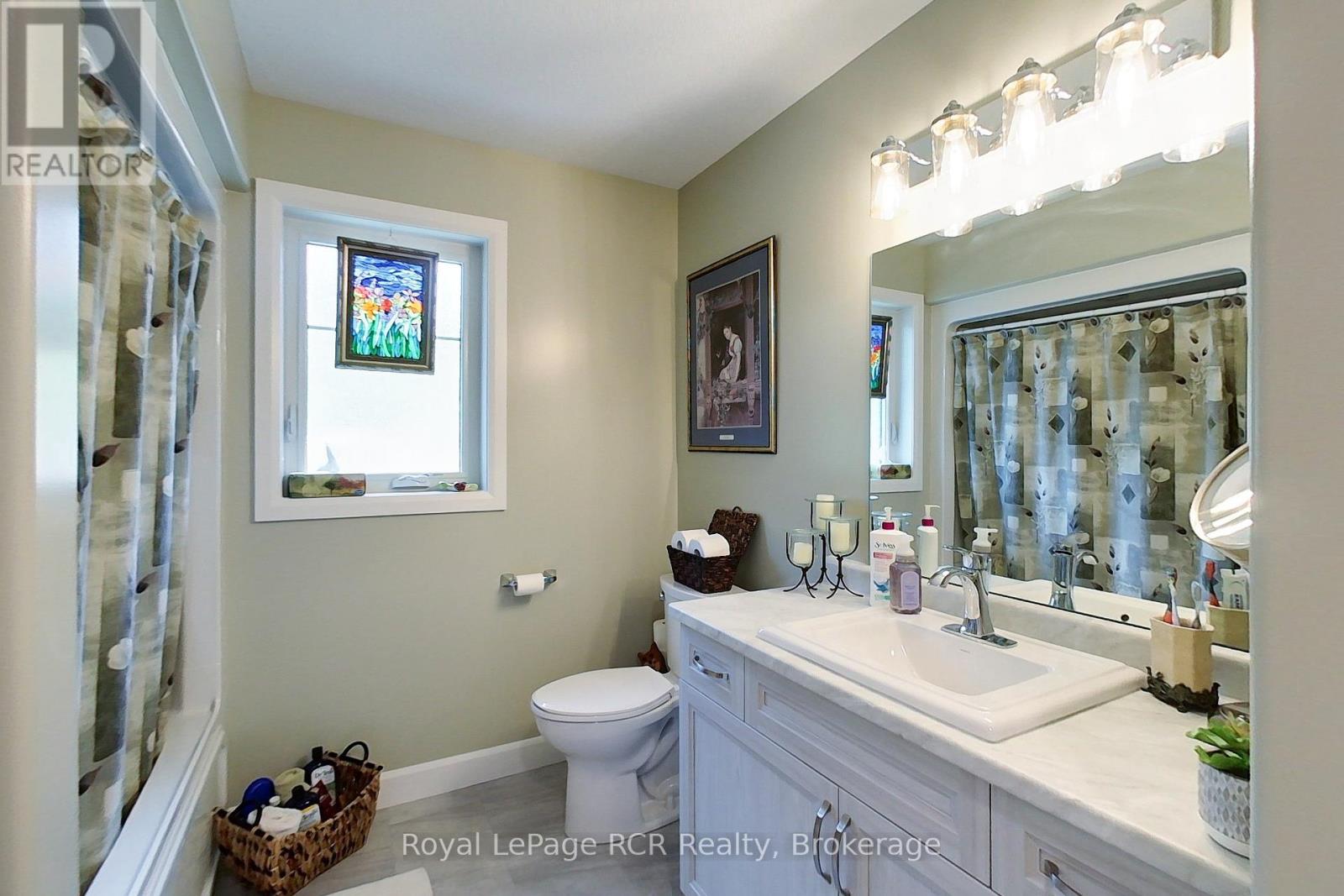 855 17TH STREET - 18