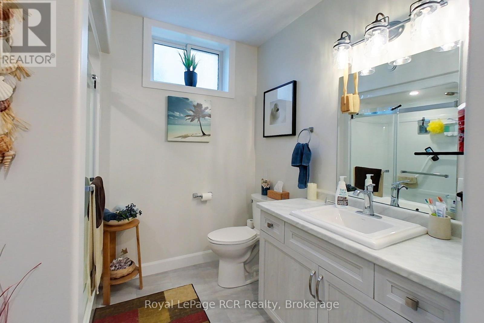 855 17TH STREET - 23