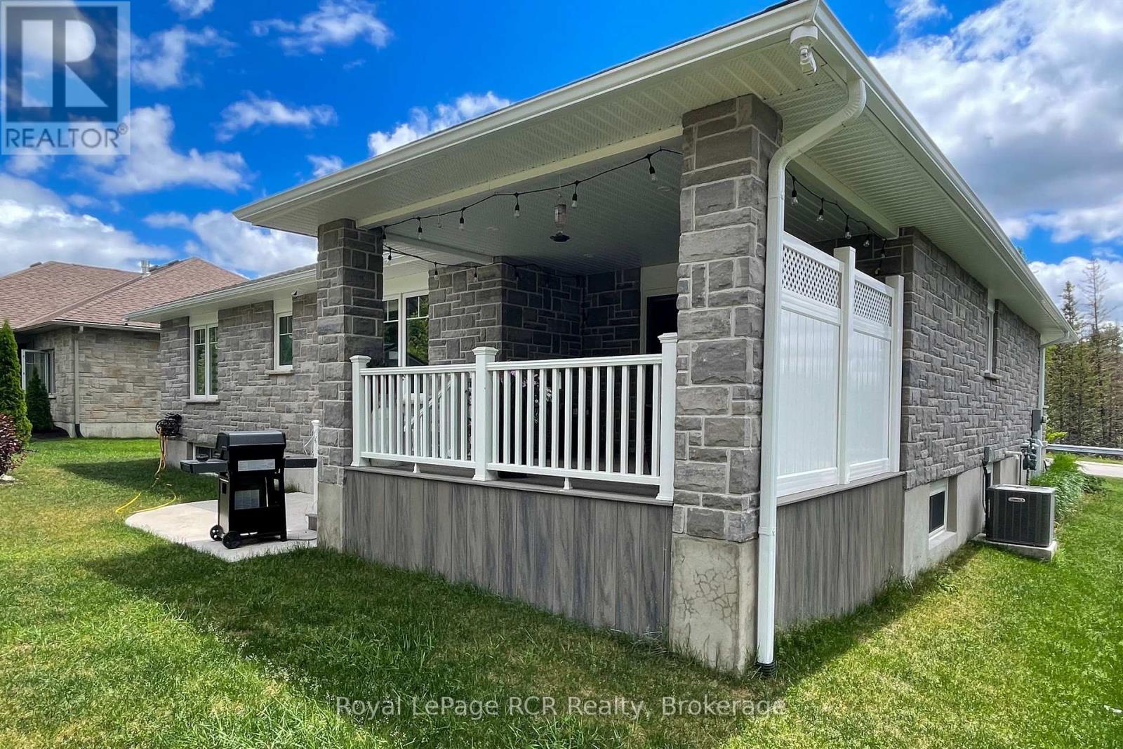 855 17TH STREET - 27