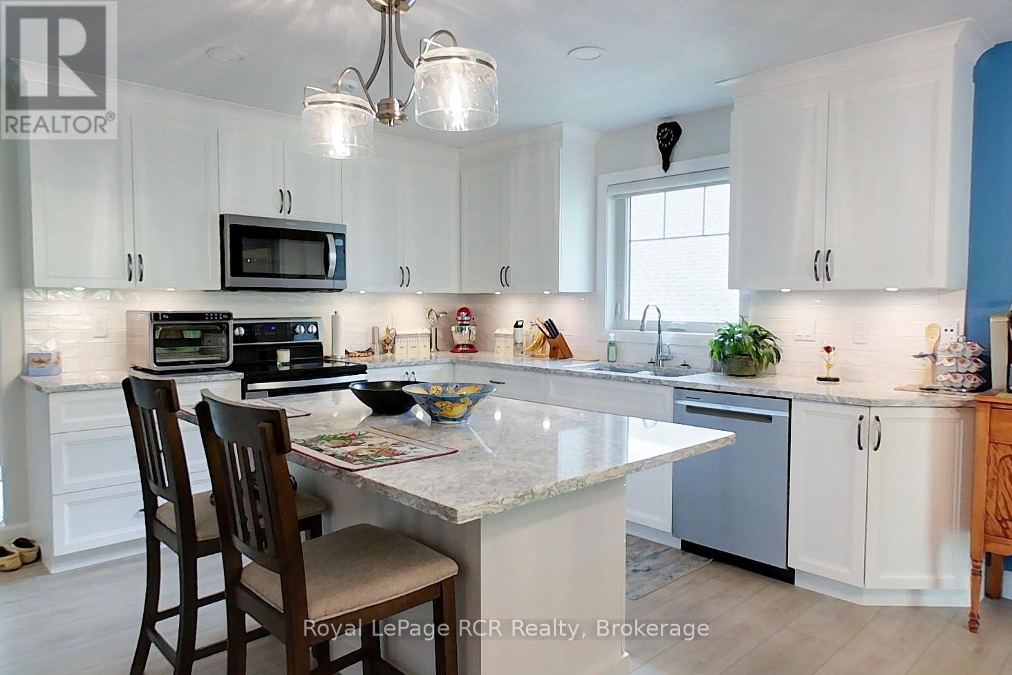 855 17TH STREET - 6