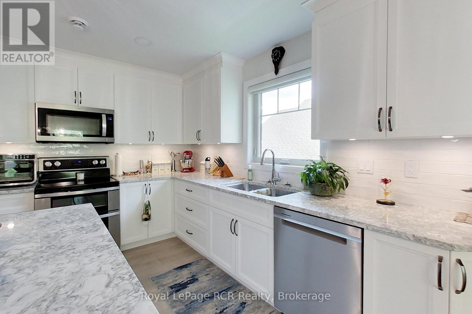 855 17TH STREET - 8