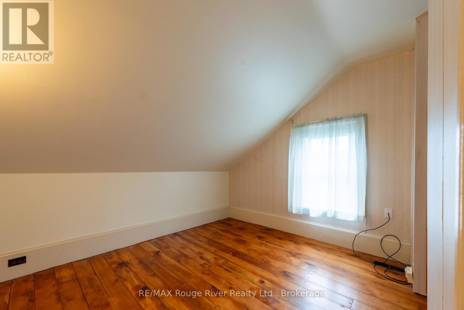 3784 BURNHAM STREET N - 24