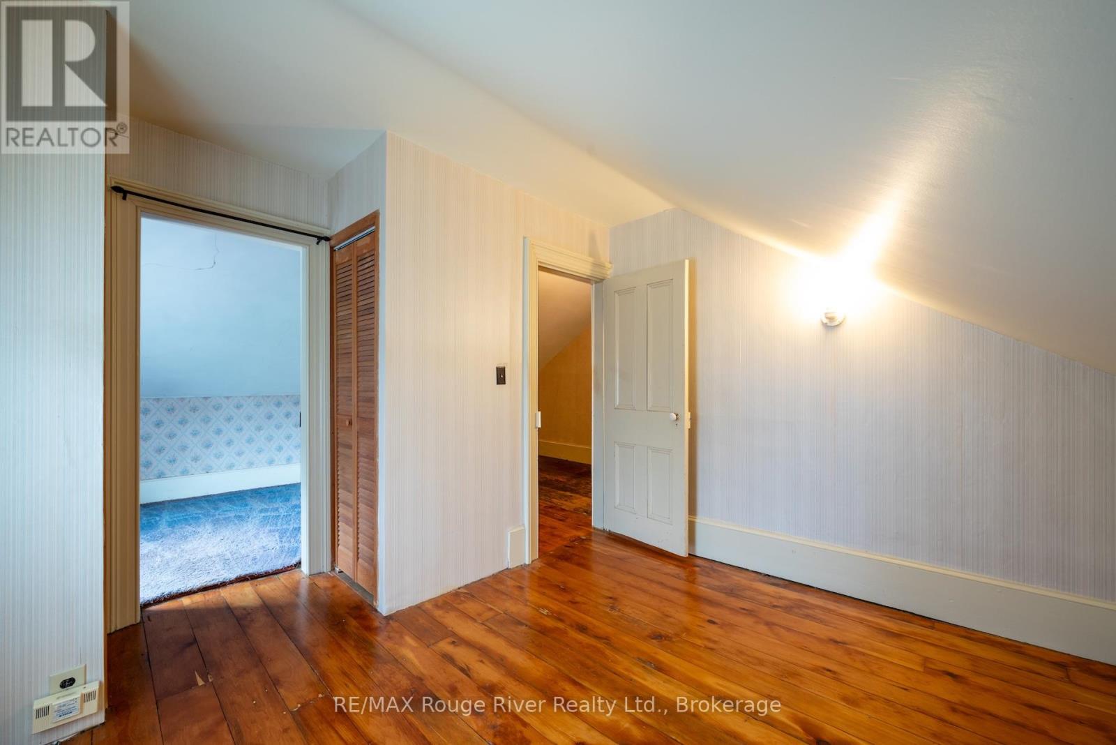 3784 BURNHAM STREET N - 25