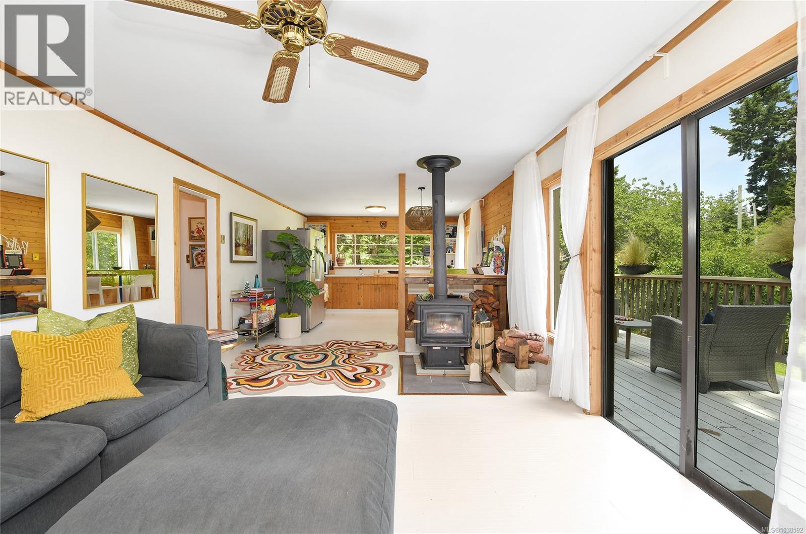  222 Skana Gate Road, Mayne Island