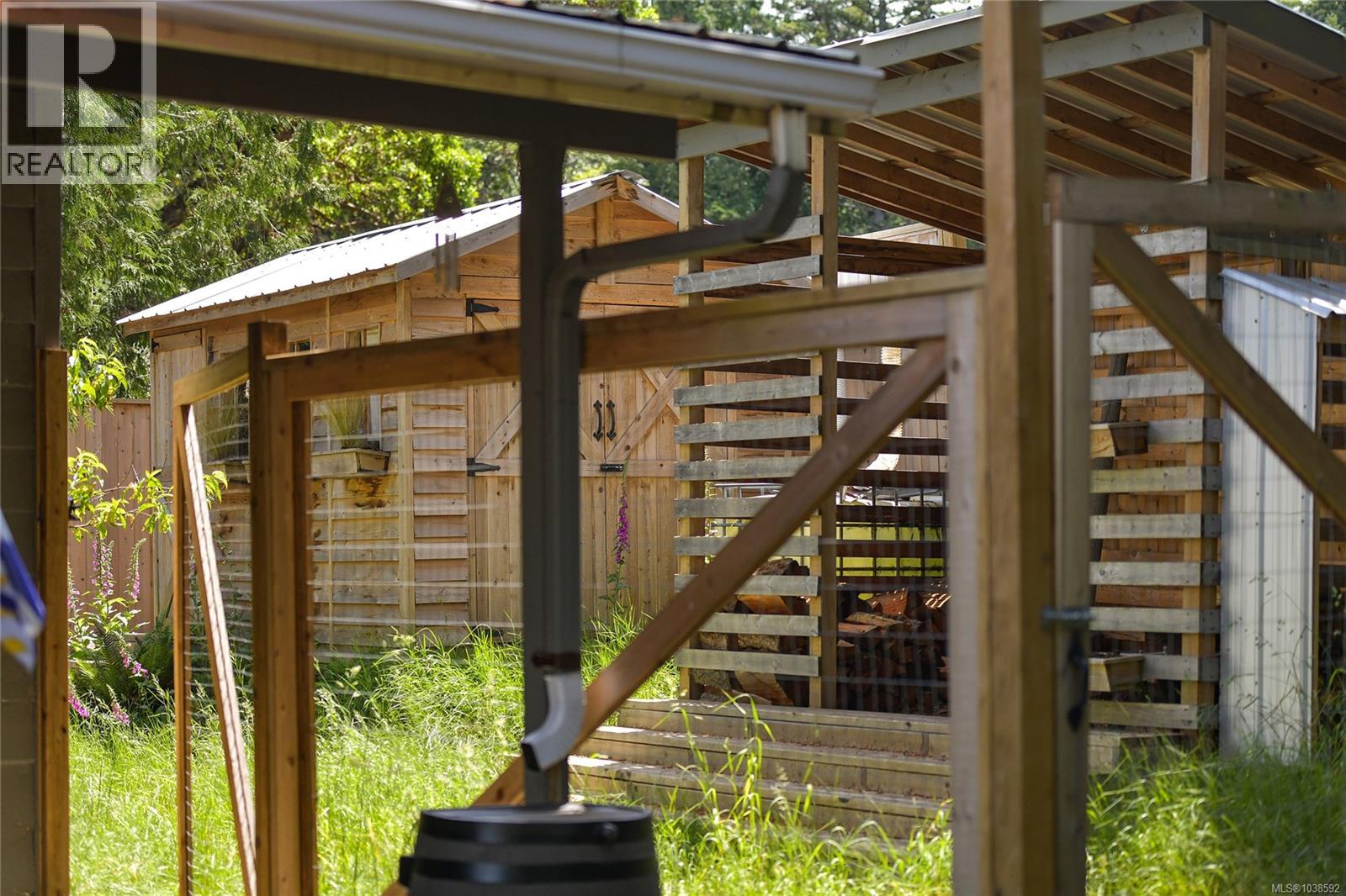  222 Skana Gate Road, Mayne Island